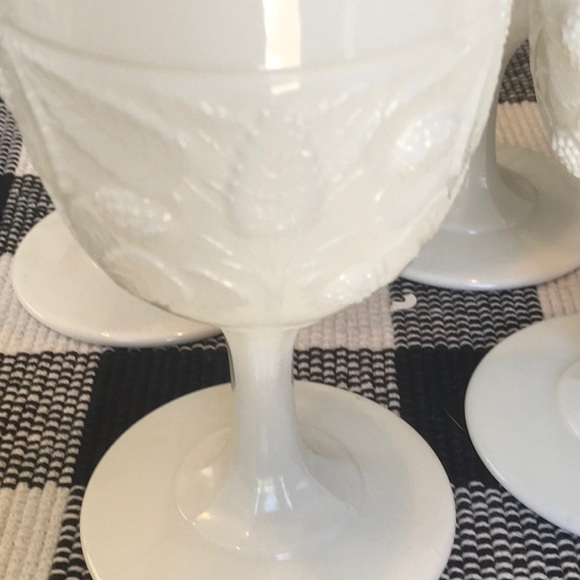 Vintage Milk Glass berries stemware/wine glasses - Picture 4 of 7
